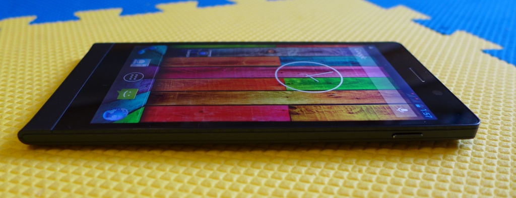 Экран Highscreen Thor