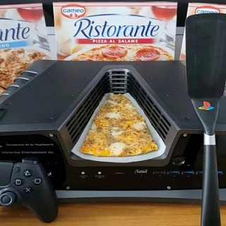 На eBay продали прототип PlayStation 5 для разработчиков под видом устройства для приготовления пиццы. Его оценили в 6050 евро