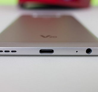 LG V30 получит четыре камеры и топовый чипсет Snapdragon 835