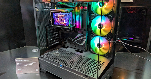 ПК-геймеры просто дуреют с таких штуковин: ASUS выпустила водяное охлаждение в виде аквариума