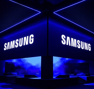 Аксессуары для Galaxy S8: портативное зарядное устройство и док-станция для подключения к компьютеру