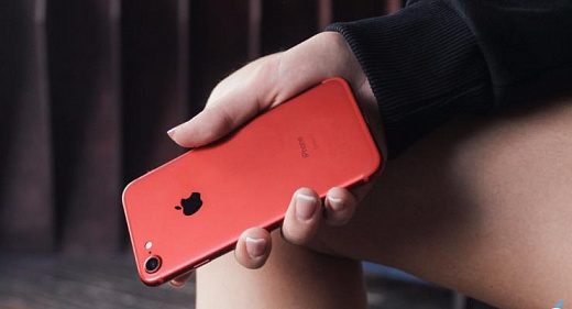 Apple прекратила продажи iPhone 7 (PRODUCT)RED