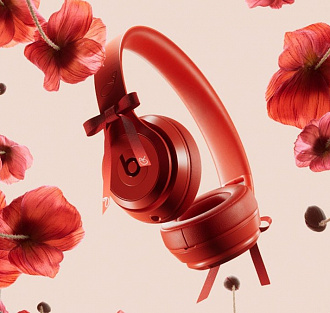 Apple представила самые необычные наушники Beats с бантиками
