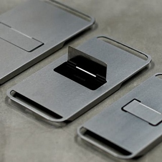 Claustrom Flap — стильный металлический чехол для iPhone 7 за $140