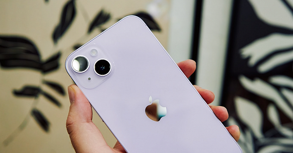 Рынок смартфонов катастрофически просел. В чём причины?