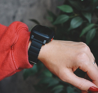 Попробовали детские часы Elari с Алисой — вспомнили «Черное зеркало»