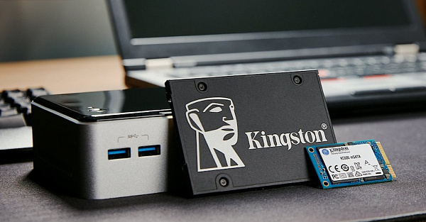 Покупатель нашел на своем SSD Kingston необычное послание. Плюс сто к настроению!