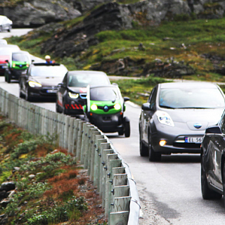 Каждый второй автомобиль в Норвегии — электрический. Tesla любят больше других
