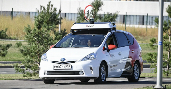 «Яндекс» выпустил на улицы Москвы беспилотные авто без водителя за рулем