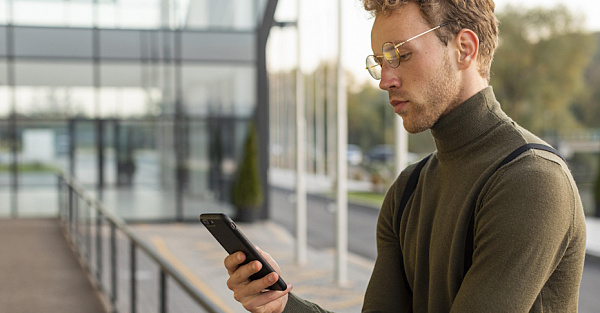 Как восстановить доступ к мобильному интернету и SMS: новые правила разблокировки связи для иностранцев и россиян