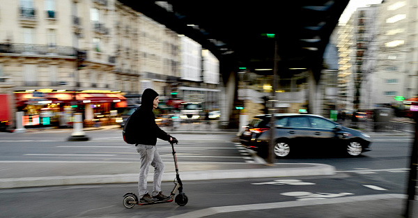 Тинькофф запустил сервис проката самокатов. Всё работает прямо в приложении банка