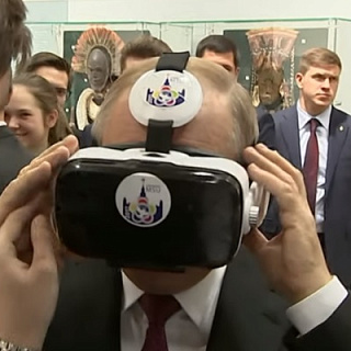 Путин примерил китайский VR-шлем за 10 долларов