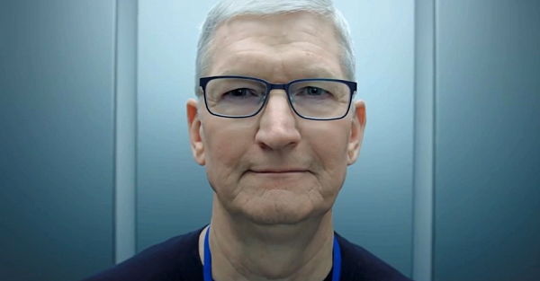 Тим Кук «разделился» для рекламы Apple TV