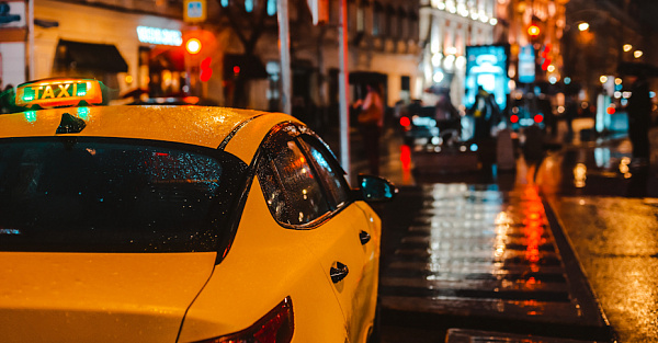 Странный сбой в «Яндекс Такси»: водители не могут выйти на линию из-за двойников