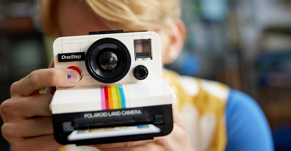 Lego перевыпустит культовую камеру Polaroid SX-70