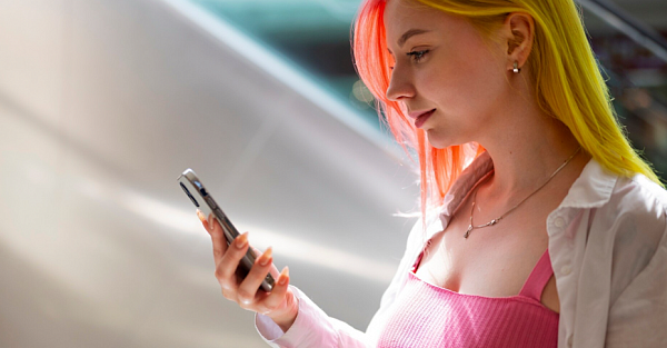 Граждане РФ остаются без связи из-за блокировки SIM-карт