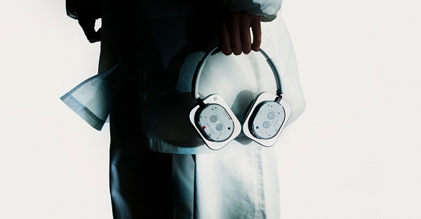 Итоги года с iGuides: выбираем лучшие полноразмерные наушники 2025