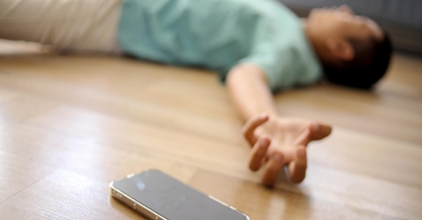 IPhone винят в смерти подростка из России. Пара сомнительных аксессуаров под подозрением