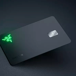 Razer выпустила свою банковскую карту с подсветкой логотипа при оплате