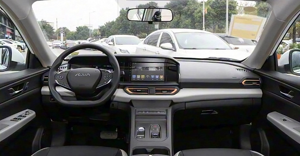 В России стартует производство свежего бюджетного электрокара Evolute