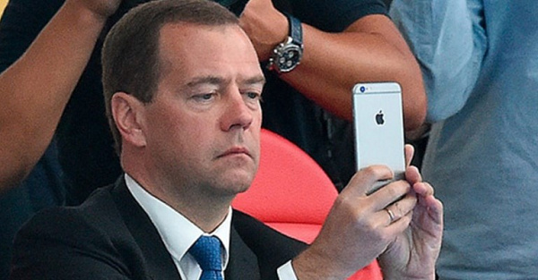 Дмитрий Медведев предложил запретить американские товары