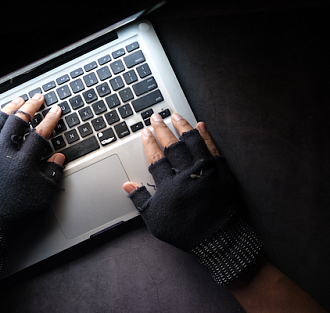 Amazon «терроризирует» покупателей, заставляя их переписывать отзывы. Жутковато!