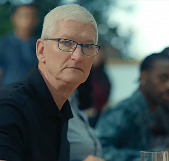 СМИ раскрыли неочевидный путь для Тима Кука после ухода с поста в Apple. Это связано с Трампом