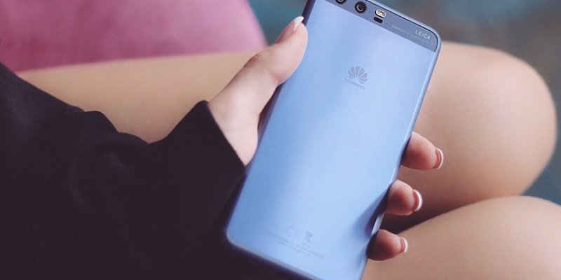 Обзор Huawei P10 — осторожное обновление сильнейшего флагмана