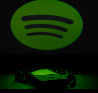 Музыканты со всего мира бойкотируют Spotify: его создатель инвестировал 600 млн евро в боевых дронов