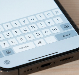 На клавиатуре iPhone невозможно писать без опечаток
