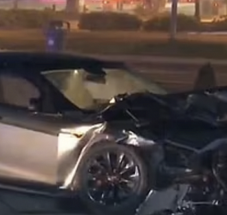 Tesla на автопилоте устроила страшную аварию. Есть погибшие