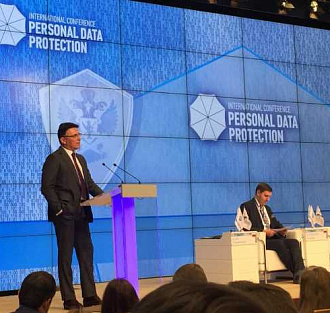 Глава Роскомнадзора призвал отнять у несовершеннолетних биометрические сканеры на смартфонах