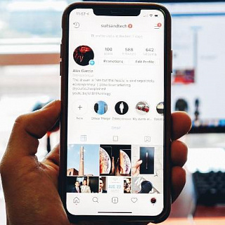 Instagram убрал поддержку дисплеев iPhone XR и iPhone XS Max