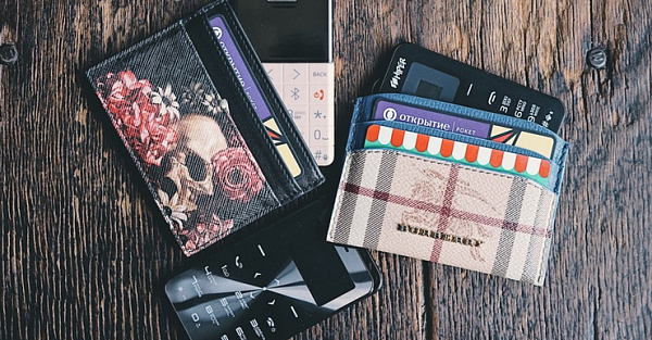 Обзор HIPER sPhone. Почему вам нужен телефон размером с банковскую карту
