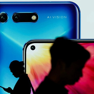 Foxconn приостановила сборку смартфонов Huawei