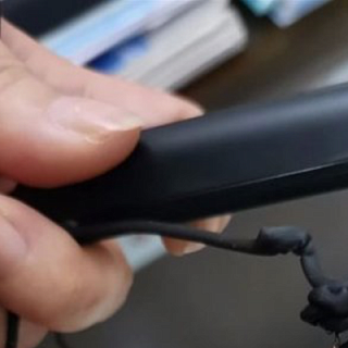 Наушники Sony взорвались в руках владельца во время зарядки