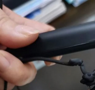 Наушники Sony взорвались в руках владельца во время зарядки