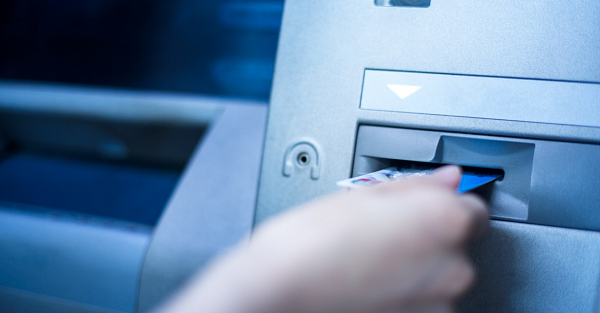 Ключевая ставка ЦБ опять снижена. Как это скажется на гражданах и экономике страны?