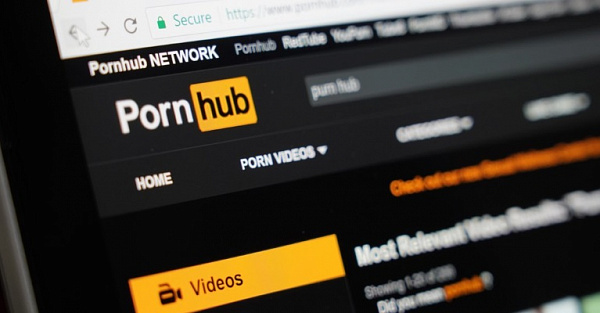 Pornhub амнистирует эротику и порно на Tumblr
