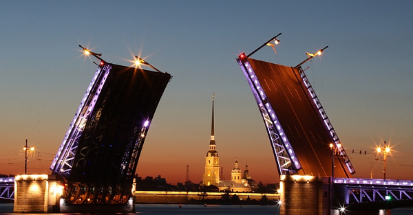 Яндекс необычно поздравил жителей Санкт-Петербурга с днём города. Есть шанс выиграть кое-что интересное