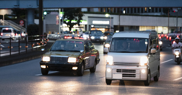 Продавцы резко взвинтили цены на маломощные иномарки