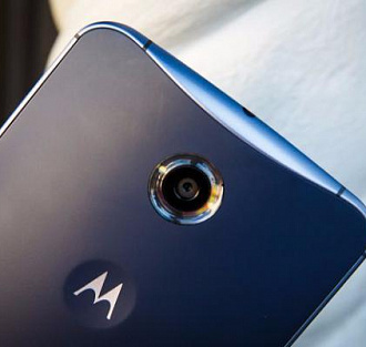 Google выпустила обновление для Nexus 6, которое понижает версию Android с 7.1.1 до 7.0