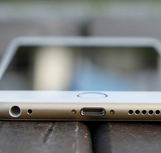 Apple выплачивает россиянам компенсацию за брак в старых смартфонах