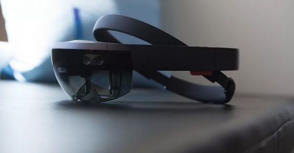 Выпуск Microsoft HoloLens отложен на 2019 год