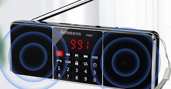 Нашли идеальный гаджет для дачи на AliExpress. Есть радио, плеер, Bluetooth и съемный аккумулятор