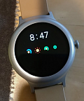 Новые часы от LG показывают время в процессе загрузки