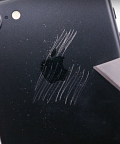 Черный iPhone 7 проверили на прочность